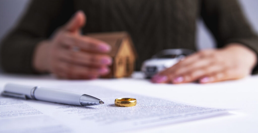 divorce contract ring